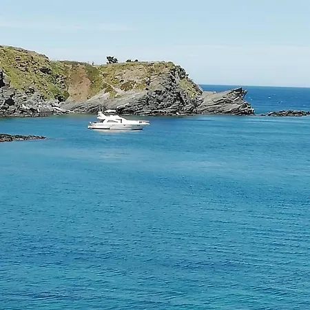 Les Pieds Dans L'eau !