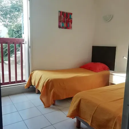 Les Pieds Dans L'eau !